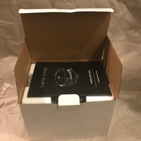 Curtis Stone Stuffed Waffle Maker w/ Recipes - New in Box - Picture 15 of 16